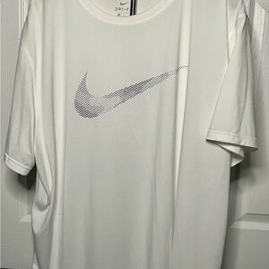 Nike White Short Sleeve Tee XXL